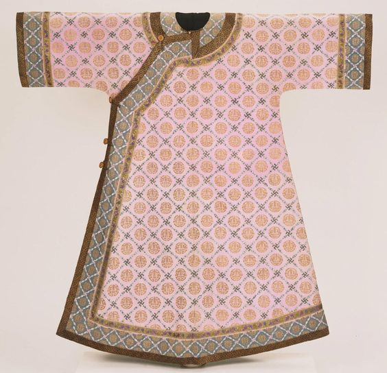 水粉色团花方形纹衬衣