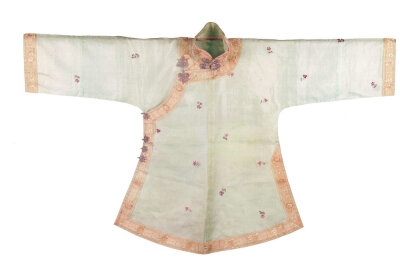 【上衣】——纱地绣花女夹衫，东华大学服装服饰博物馆。