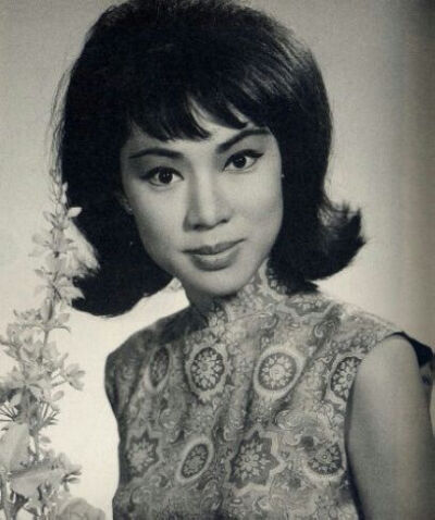 李婷 1944-1966年
香港邵氏“南国实验剧团”训练班第一期学员.女演员