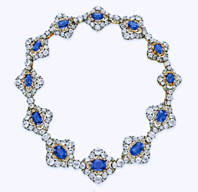 蓝宝石钻石项链，最开始的主人是西班牙王后玛利亚-克里斯蒂娜，后来传到独子阿方索十三世的次子海梅手上，他第一任老婆Emmanuelle戴过，两人后来离婚但这链子给了女方，她90年代因为经济问题把它拿到了佳士得拍卖，…