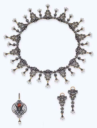 奢华珠宝 | 项链 十九世纪繁复的纹样与宝石的流光交织