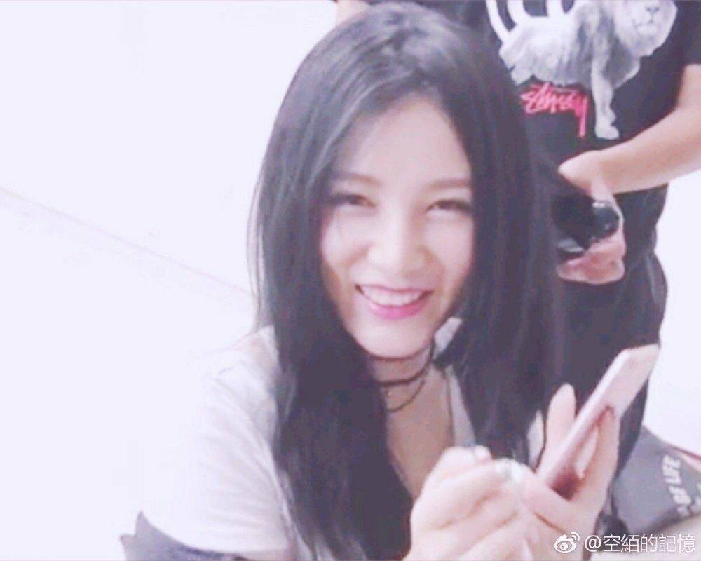 抱抱坚持了两年还喜欢本兮的你们。