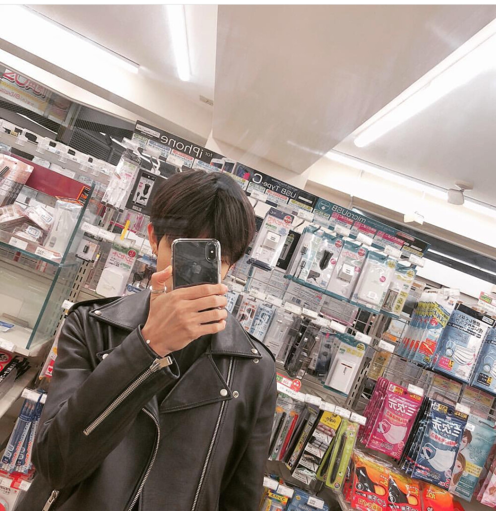 samuel ins更新(´▽｀)ノ♪