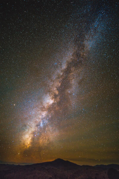 内心即宇宙，浩大而荒凉