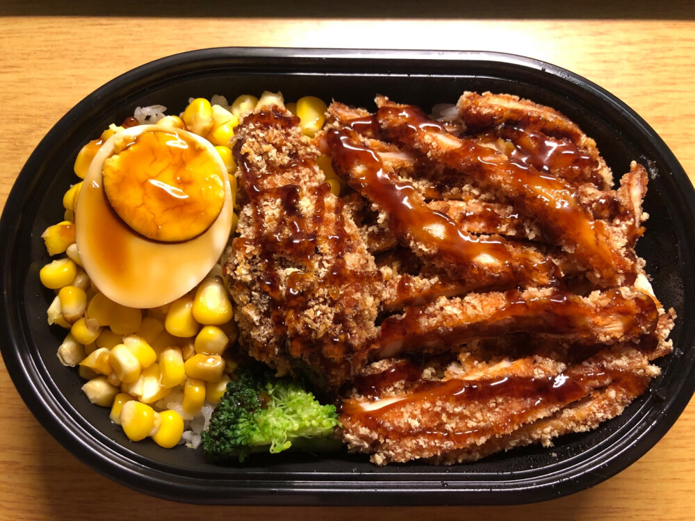 鸡排鸡腿饭