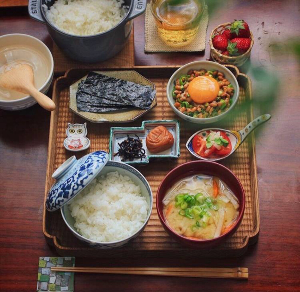 器皿和美食的完美结合，每套日料，都像一件艺术品。ins:coco_kontasu#日本料理[超话]# ​​​