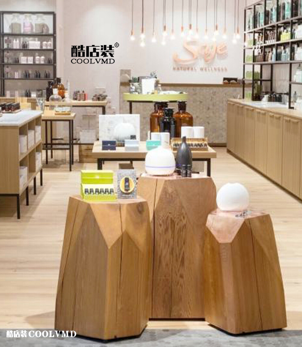 【酷店装coolvmd】化妆品店 精品饰品店 眼镜钟表店 香水店 鞋包集合店化妆品精品店店面设计化妆品店面装修图片-护肤品专卖店设计 化妆品店装修效果图_ 一个护肤品把店做得这么好,就是最大的广告n 化妆品店装修效果图_店面_店铺_化妆品店效果图 b护肤品店装修图片大全 护肤品店装修风格 10平米护肤品店装修 护肤品店装修效果图 小型护肤品店装修 小型化妆店装修效果图 护肤品门面装修 护肤品店小清新装修 护肤品店简装修效果图 小型化妆品店装修 化妆品实体店装修 化妆品店怎么装修设计化妆品店装修图片 化妆品店装修门头 小的化妆品店怎么装修30平米化妆品店装修图 化妆品店装修注意事项 化妆品店装修公司 高档化妆品店面设计, 深