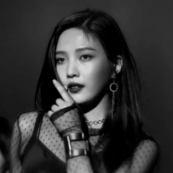 朴秀荣
©®权烈