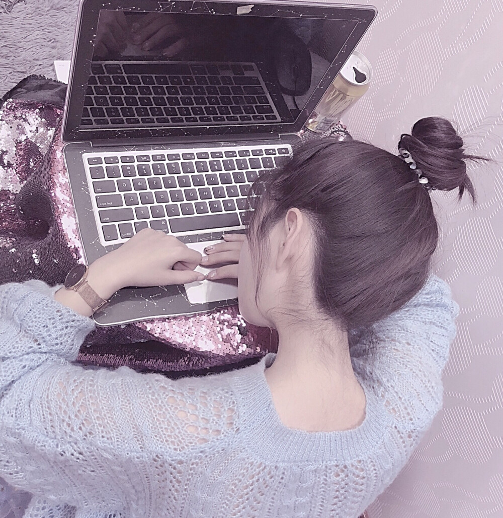 野洵 背影 侧脸女
喜收藏 禁二传。