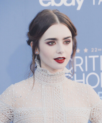 Lily Collins