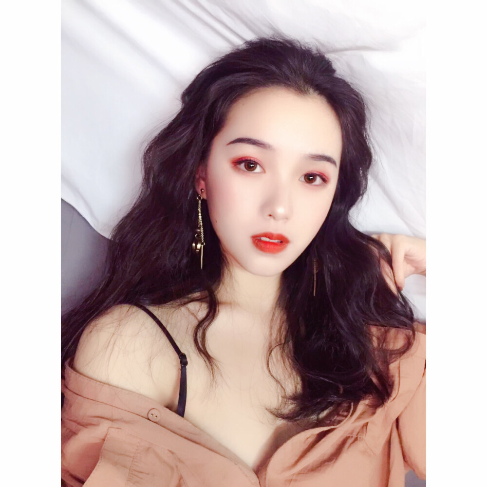 野洵 白边女头 闺蜜
喜收藏 禁二传。