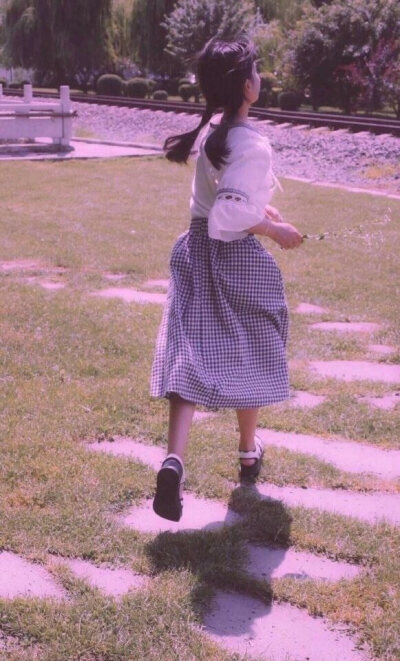 ♡︎
我很害怕别人喜欢我 
因为我觉得他肯定不了解我 
如果他了解我 就肯定不会喜欢我了 
因为我自己也不喜欢我自己