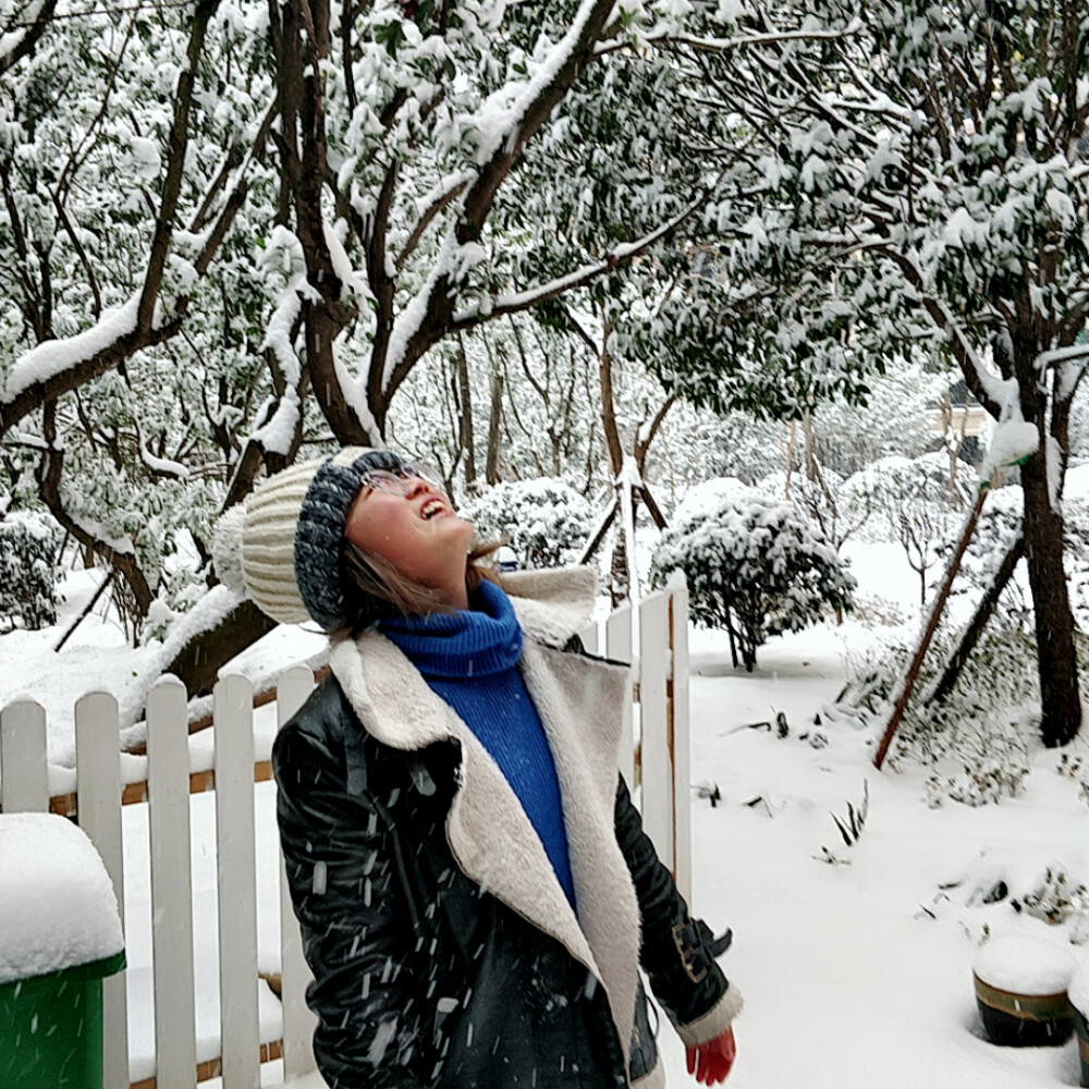 时隔多年再次在长沙看到雪！超级开心！~\(≧▽≦)/~