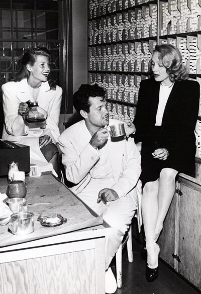 Rita Hayworth, Orson Welles and Marlene Dietrich, 1945 ​​​