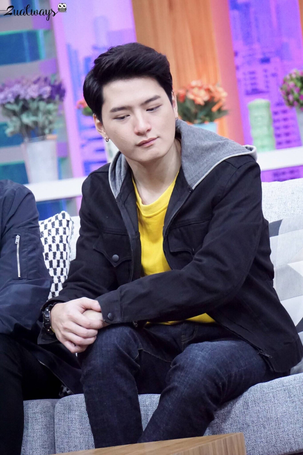 泰剧一年生 王慧侦 暖暖 阿日学长 Arthit KristPerawat
cr.Twitter:@logo