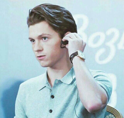 Tom Holland handsome!!!