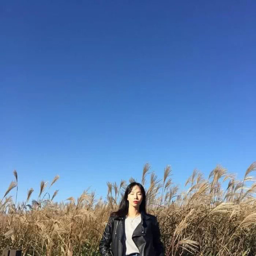 女生头像 文艺 背影 悲伤 清新 阳光 情侣头像 男生头像 复古 闺蜜