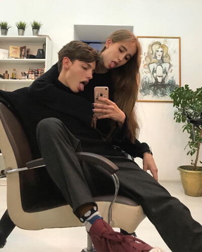 欧美晴头 来自@猪屎一