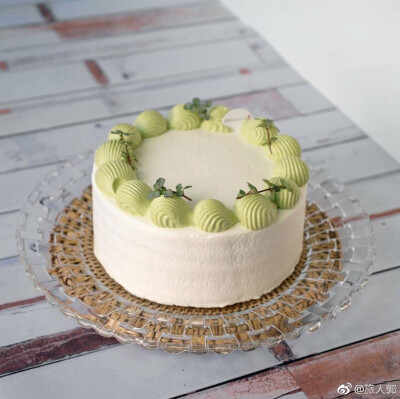 简单装饰蛋糕