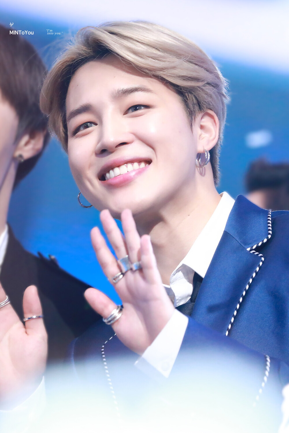 朴智旻Jimin旻旻糯米团子박지민Chimchim.
ᴄʀ.MINToYou_1013