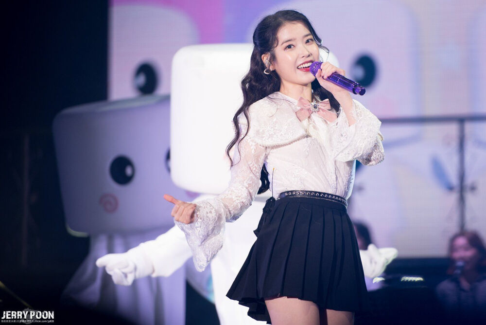 IU