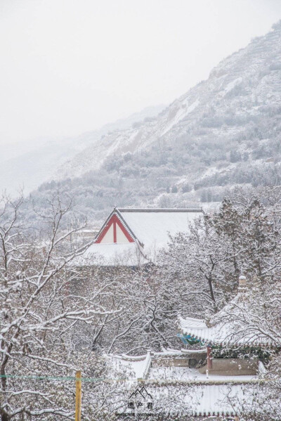 兰州五泉山的雪，中国传统建筑配上雪景，一种天人合一的东方人文美。 ​​​