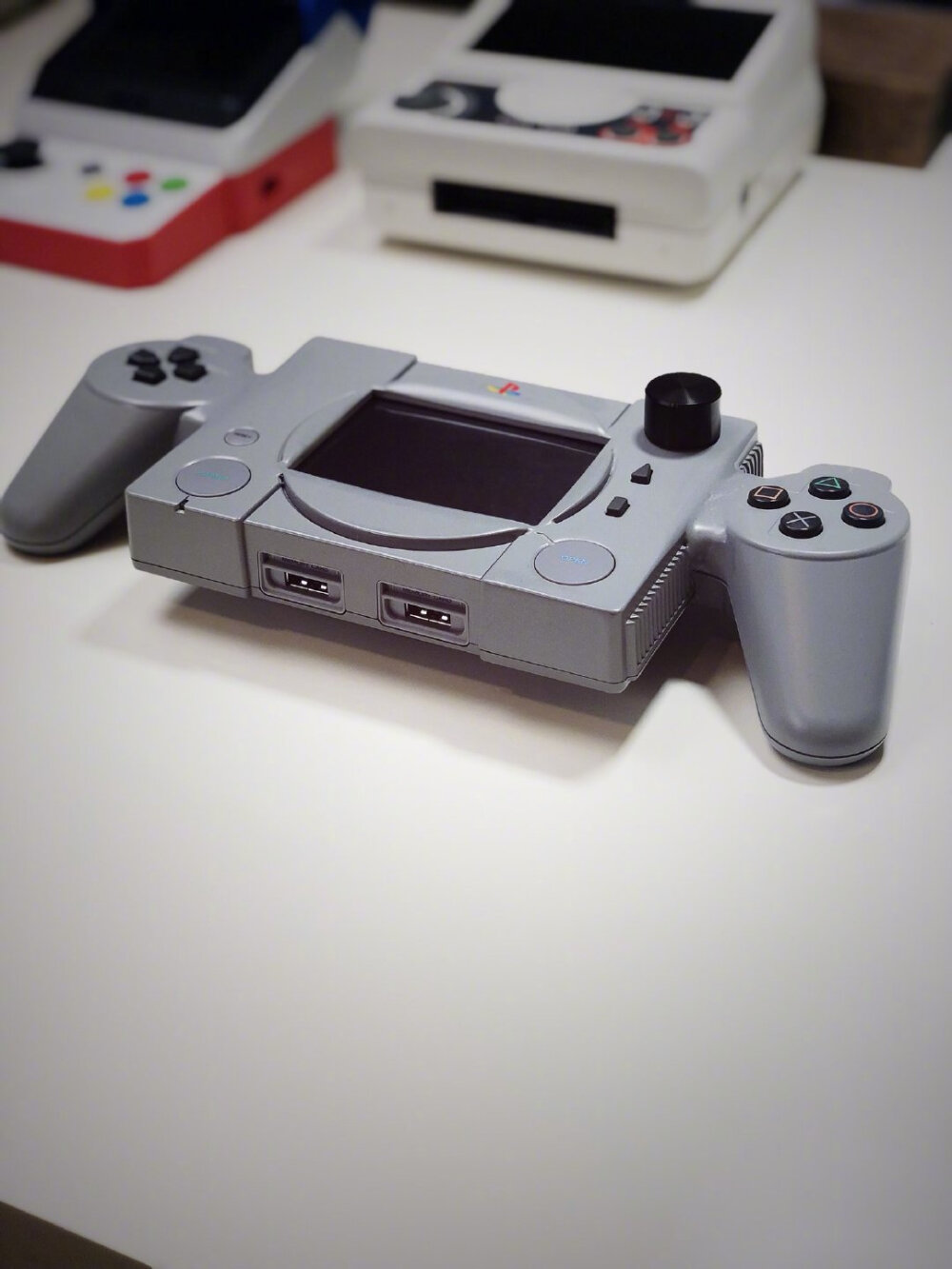 岛国技术宅にわ的魔改作品「PlayStation Classic Portable」(图9为过程)