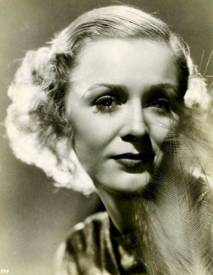 Gloria Stuart ​​​​