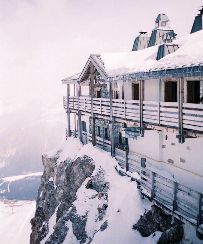 法国小镇雪景