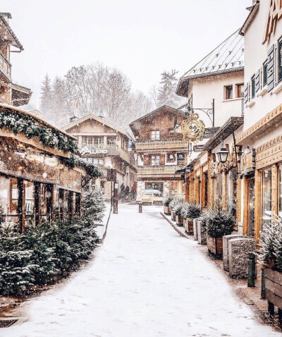 法国小镇雪景