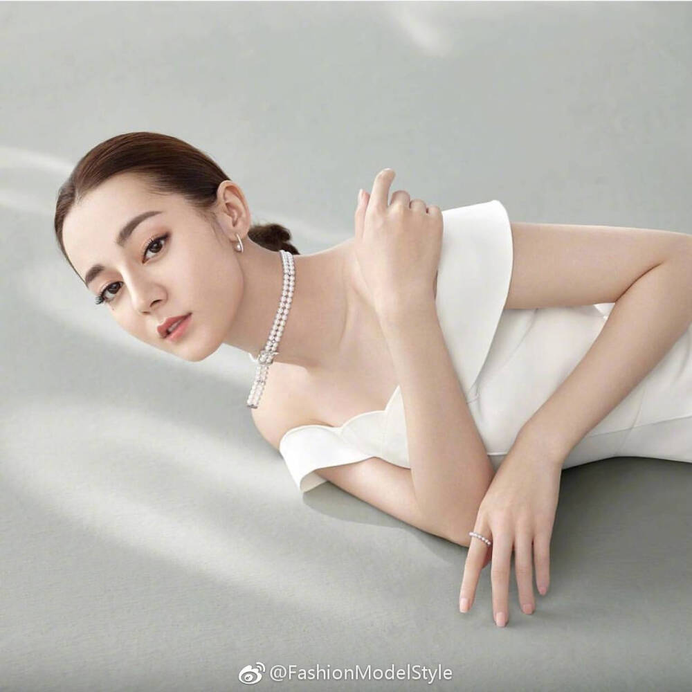peaceceleb迪丽热巴 杂志大片 | 迪丽热巴 <mikimoto>最新珠宝