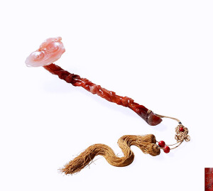 清乾隆 南红玛瑙如意 
30 cm.