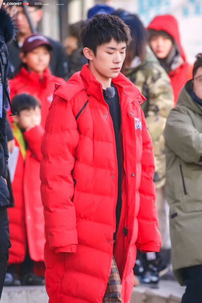 #易烊千玺助梦小将燃动冰雪世界##一心一意，易烊千玺# 北国雪，你一如既往，如一月阳光。
