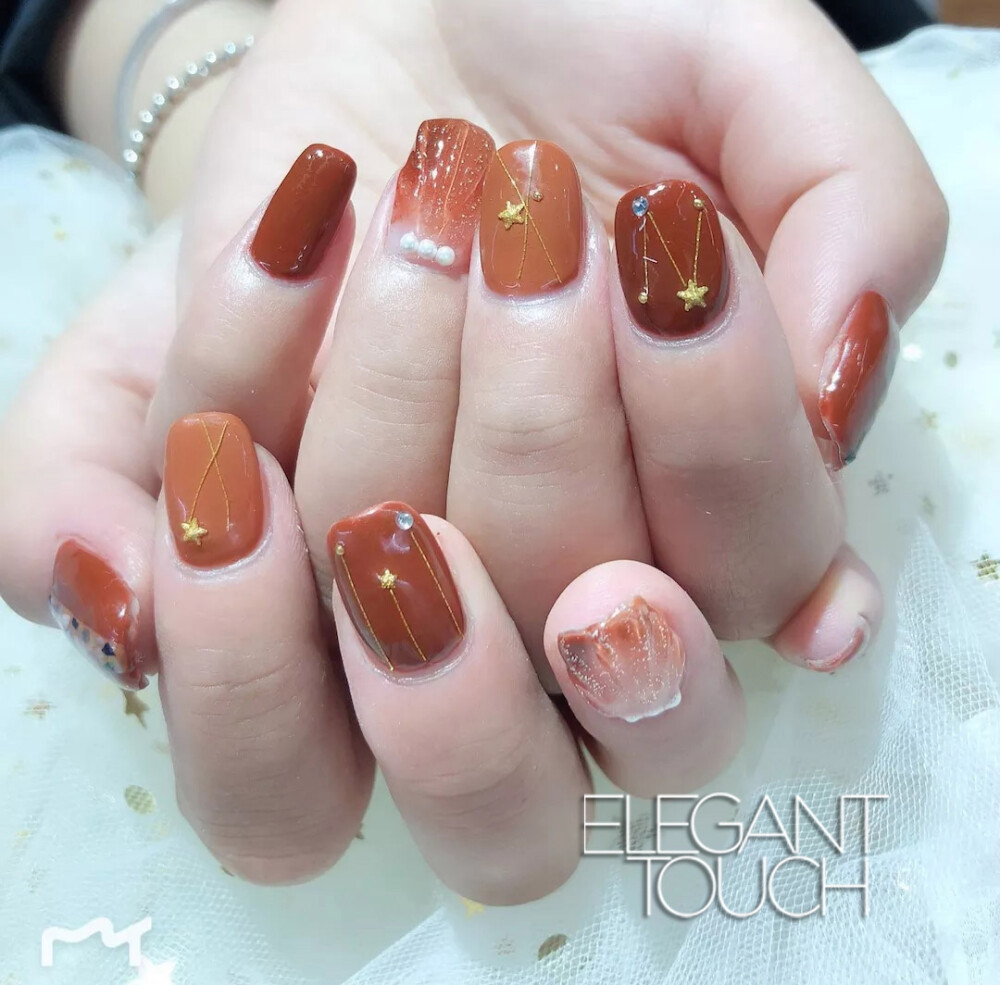 新浪微博@ElegantTouch雅致格调美甲沙龙
美甲沙龙 美甲趋势 美甲教程
#美甲##彩妆##美容#
