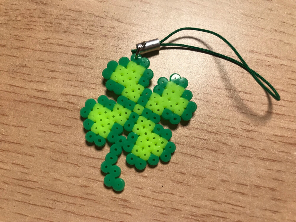 拼豆-四叶草
挂在自己的钥匙链上