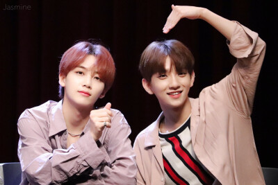 知汉.
Joshua&Jeonghan.