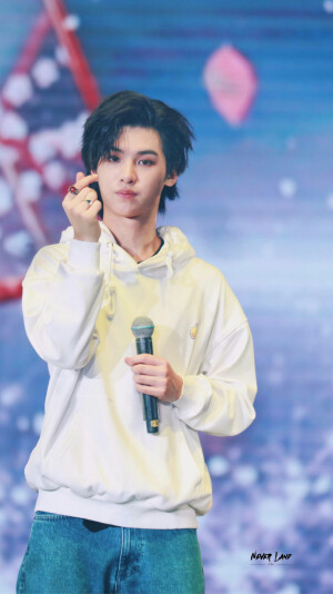 黄明昊