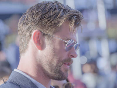 Chris hemsworth