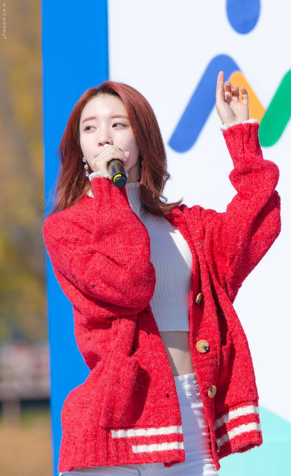 Oh My Girl 裴有彬