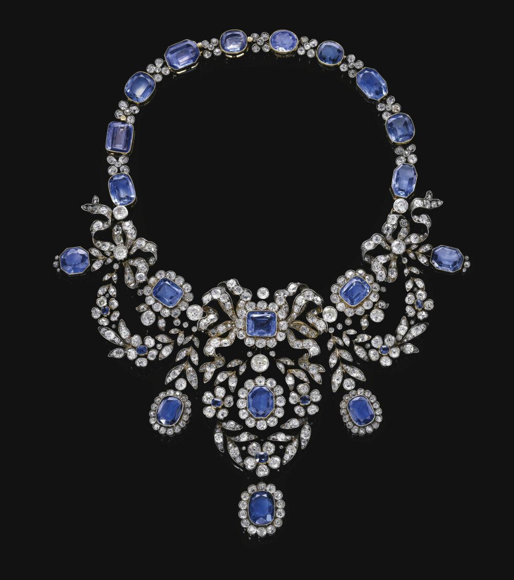 来自哈布斯堡王朝玛利亚路易斯皇后 的蓝宝石项链 From the Habsburg Saphire Parure of Empress Marie-Louise of France. Sapphire and diamond