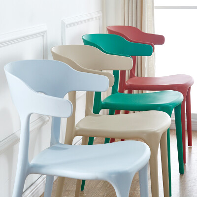 塑料椅子靠背现代简约创意家用懒人北欧咖啡厅奶茶店桌椅牛角餐椅