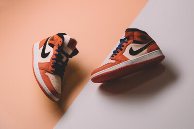 Air Jordan 1 Mid SE「 TEAM ORANGE 」