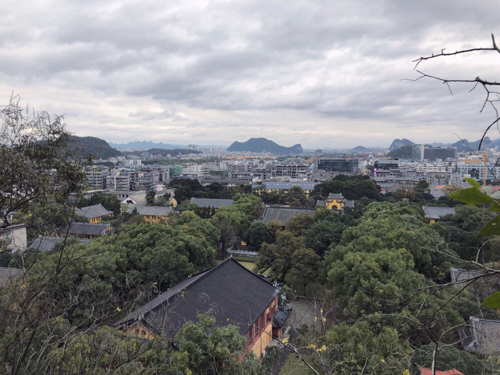 桂林独秀峰
广西师范大学王城校区