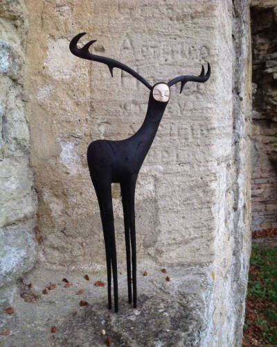 英国雕塑艺术家Tach Pollard的根雕奇幻生物 ​