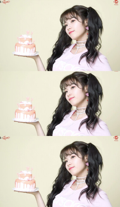 Twice sana凑崎纱夏