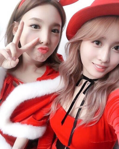 Twice 林娜琏 momo平井桃