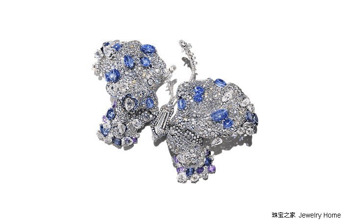 CINDY CHAO The Art Jewel 2012 BLACK LABEL 大师系列 重生蝴蝶，盾形切割白钻 3.10 克拉、白钻 80.19 克拉、蓝宝石 40.88 克拉，10.7 x 8 公分