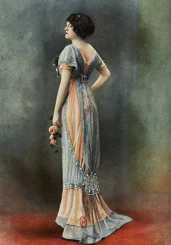 服装 | Evening Wear。
“优雅的身姿”。1910s。