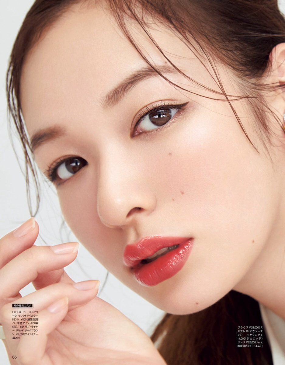 森绘梨佳春季新色妆容