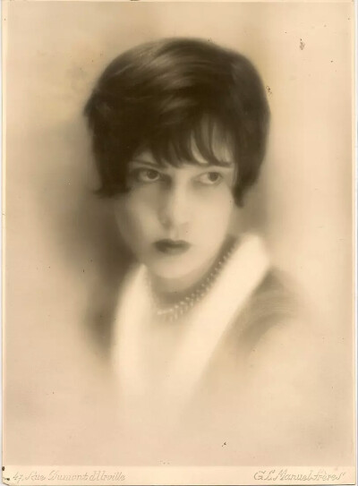 安尼塔卢斯
Anita Loos 1888-1981年
美国默片女演员